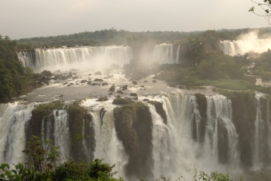 Iguazu_falls.jpg